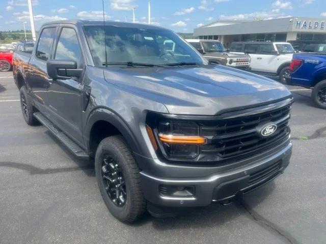 New 2026 Carbonized Gray Metallic Ford XLT image 3