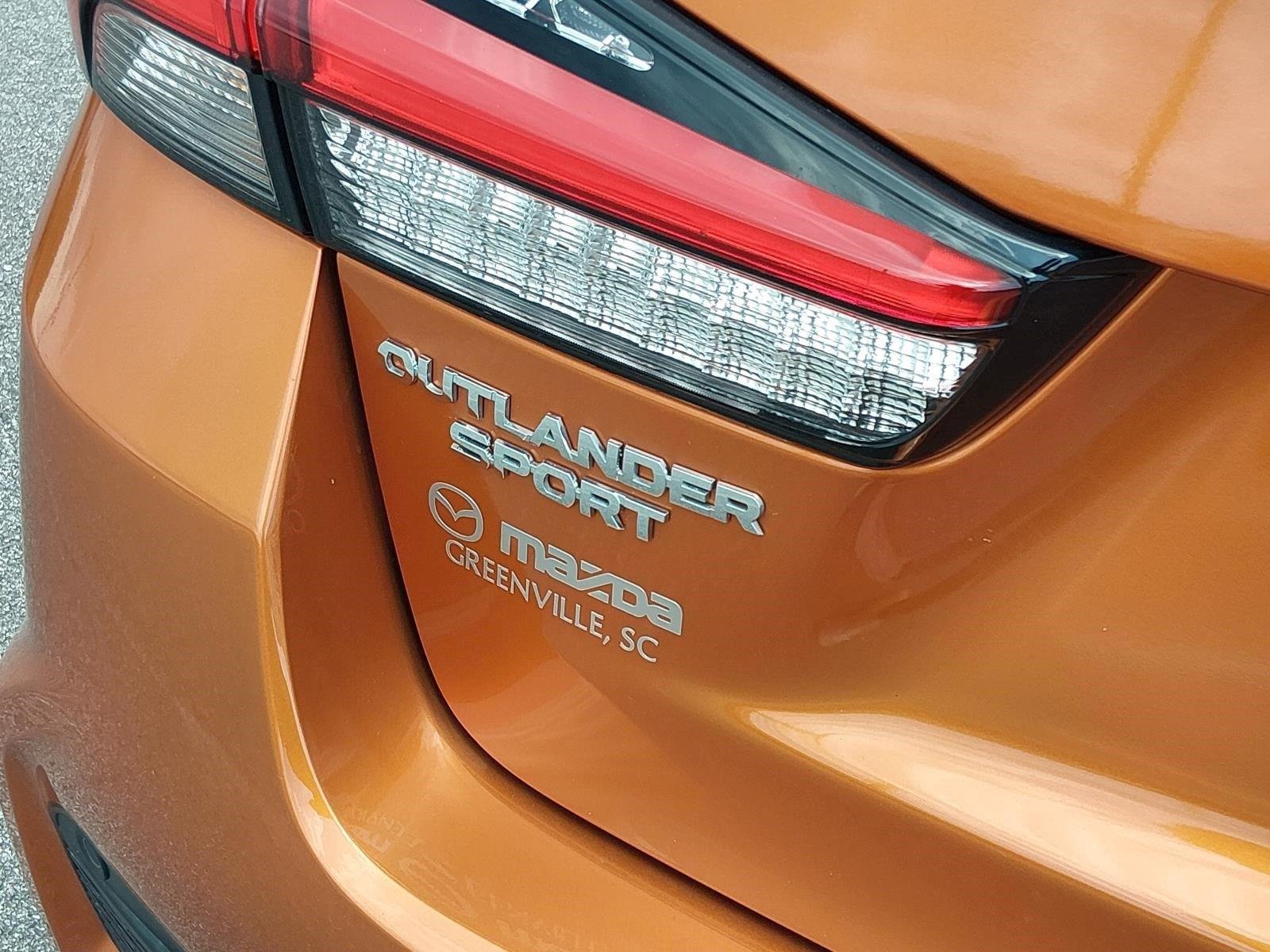 Used 2023 Sunshine Orange Metallic Mitsubishi ES image 23