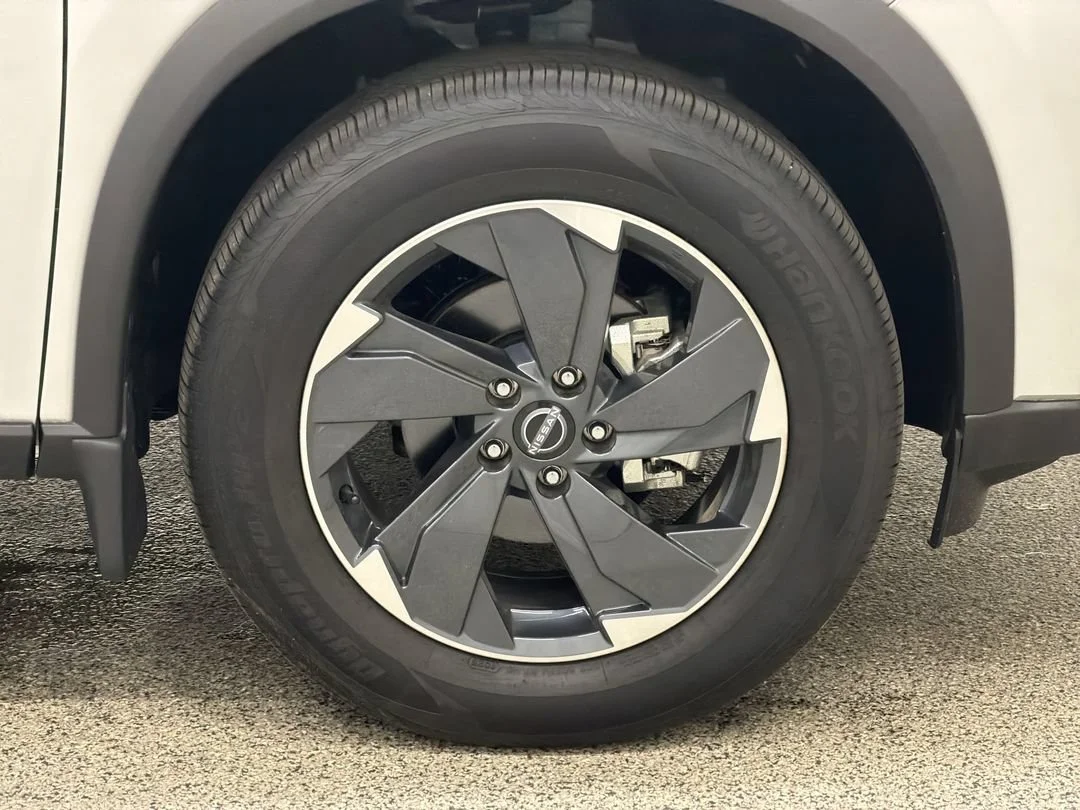 2025 Nissan Rogue SV - Photo 10