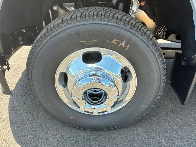 New 2026 Glacier Gray Metallic Tri-Coat Ford F-350® King Ranch® image 18