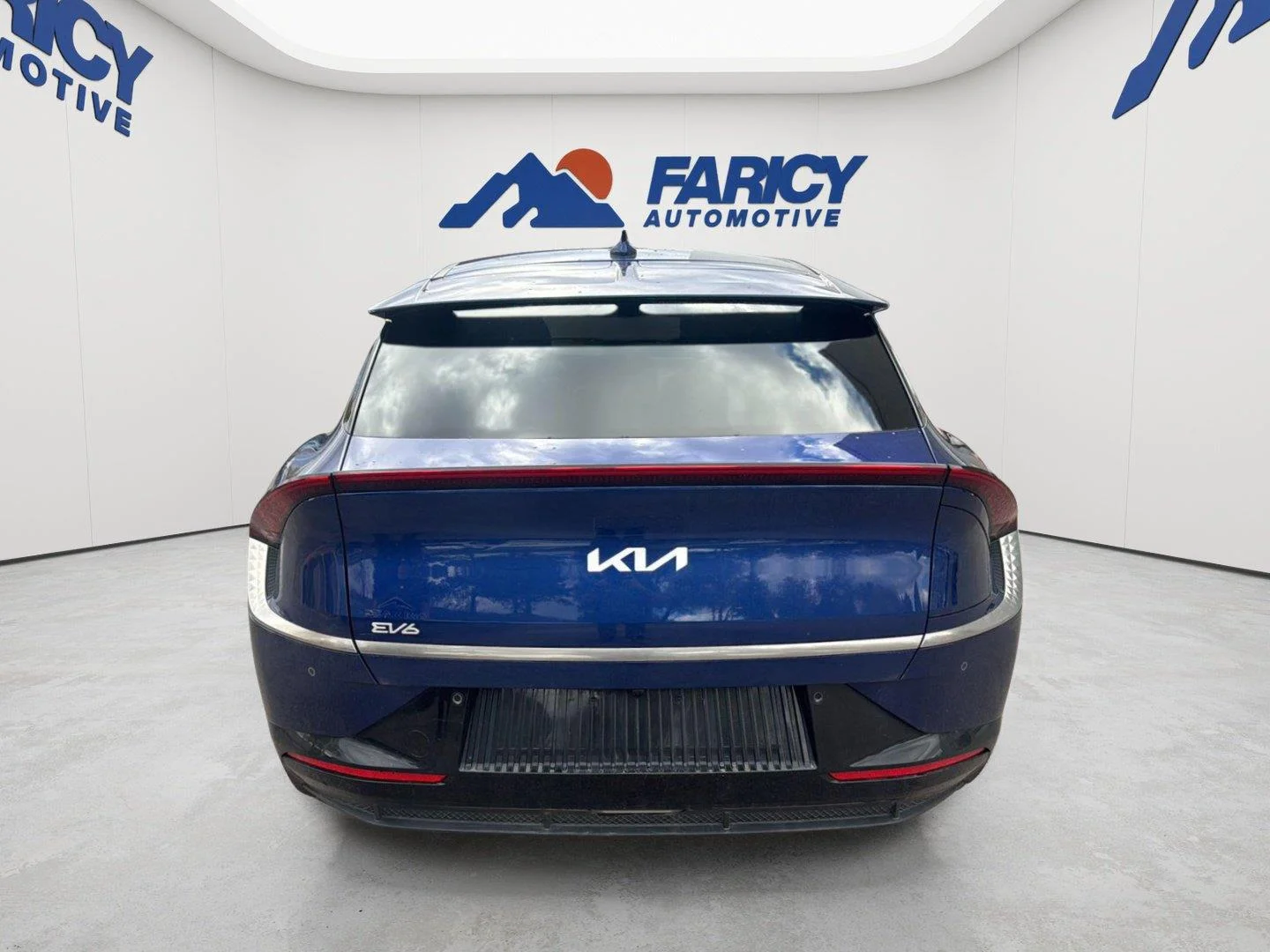 Used 2024 Yacht Blue Kia Wind image 5