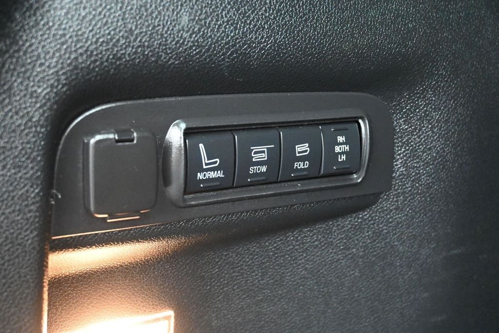 Used 2017 White Ford Limited image 16