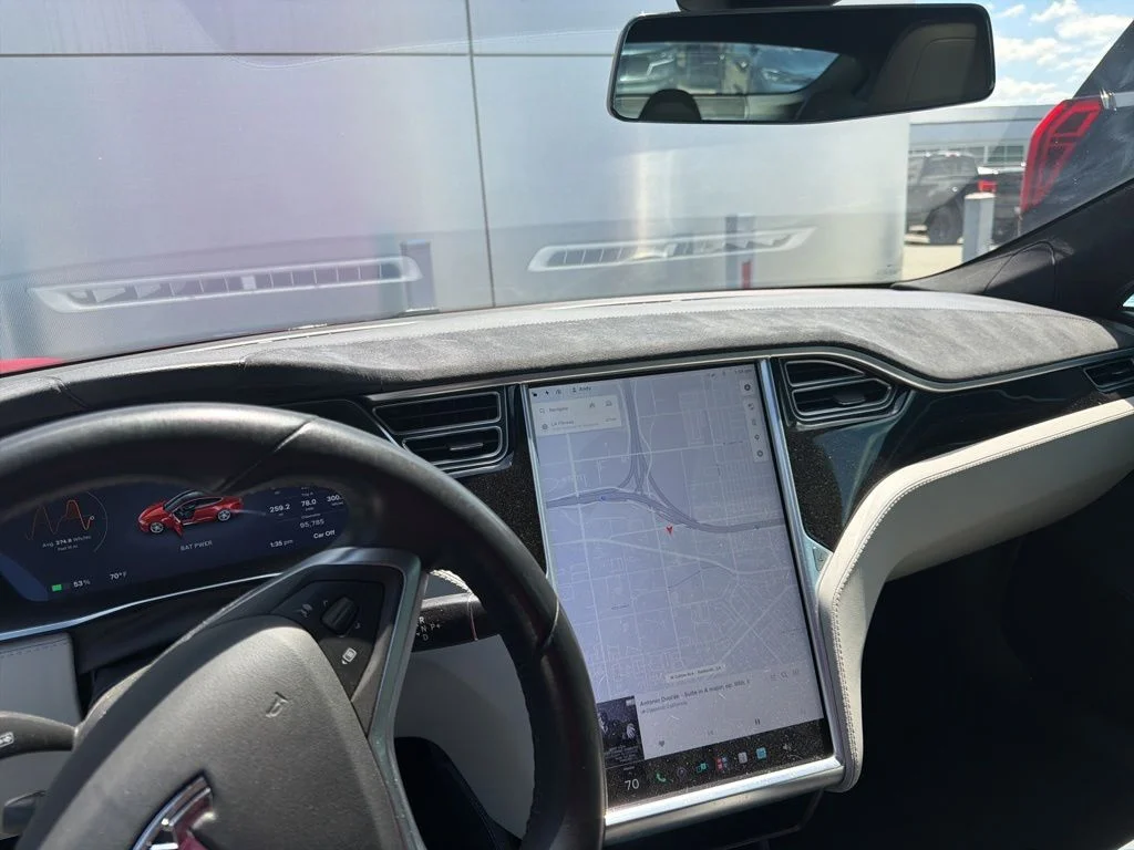 Used 2014 Red Tesla Base image 3
