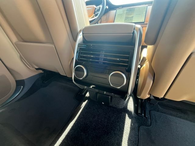 New 2026 Ostuni Pearl White Land Rover SE image 17