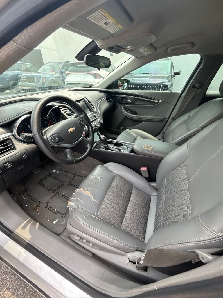 Used 2015 Silver Chevrolet LT image 12