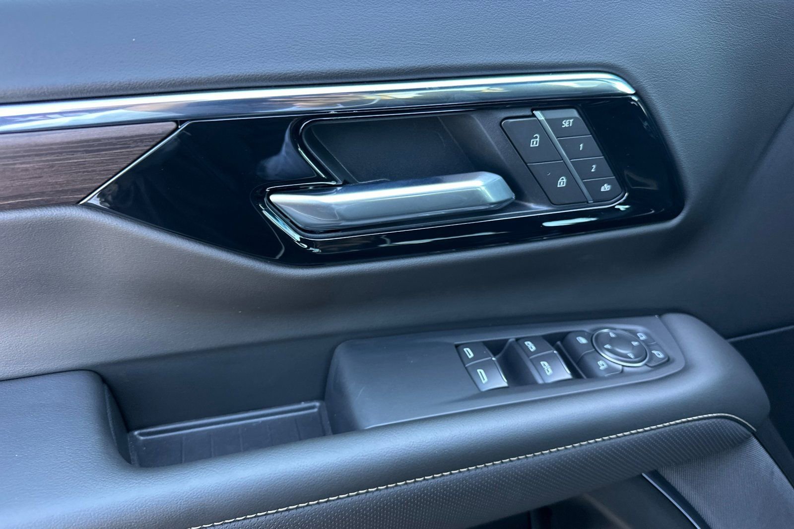 2026 Chevrolet Tahoe Premier - Photo 11