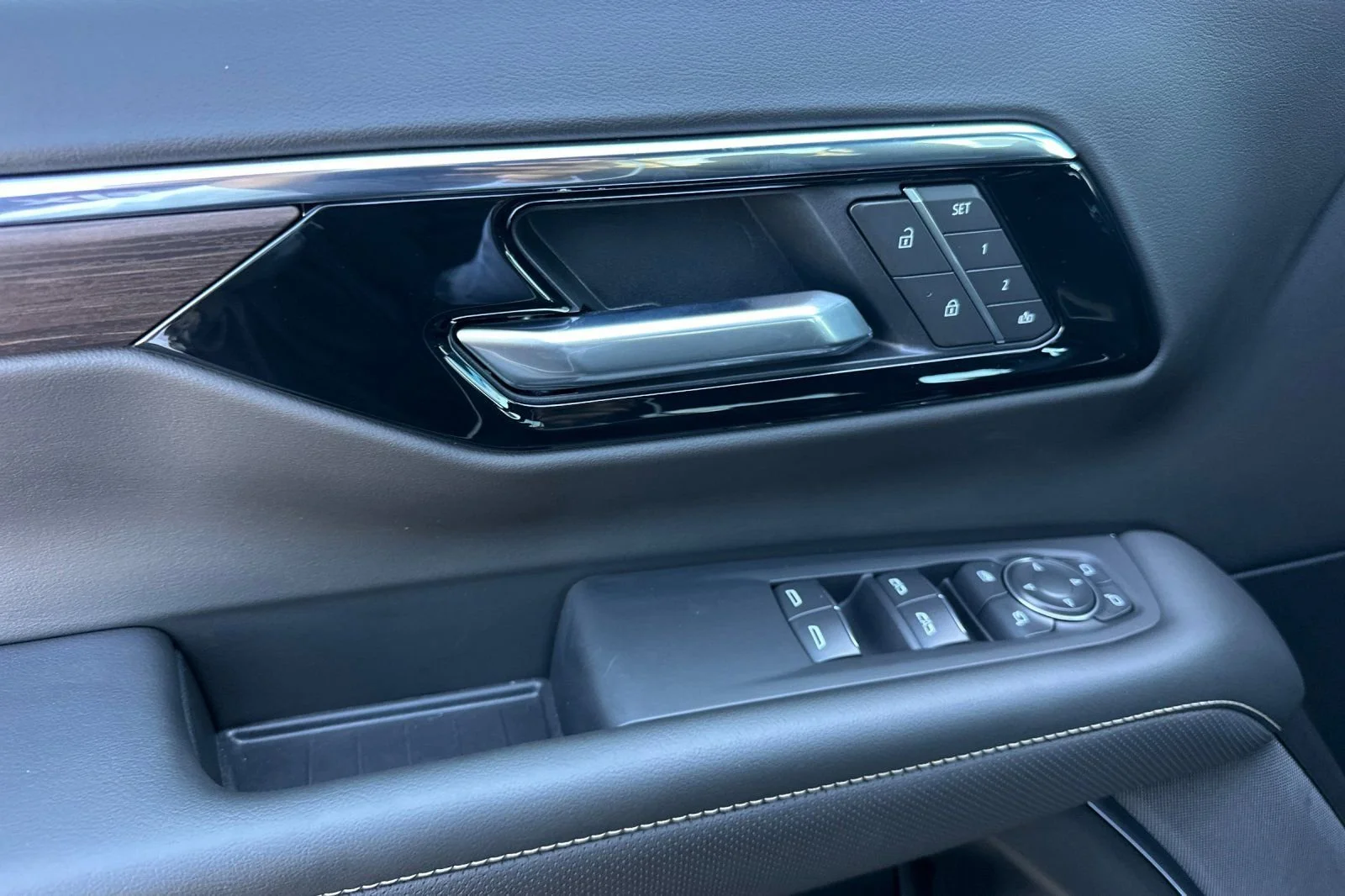 2026 Chevrolet Tahoe Premier - Photo 11