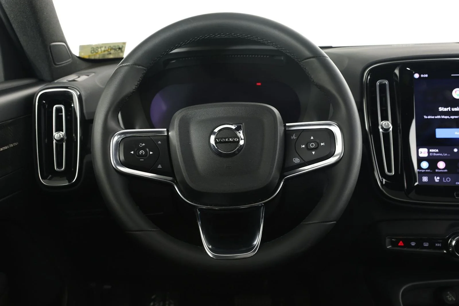 Used 2023 Silver Volvo Ultimate image 8