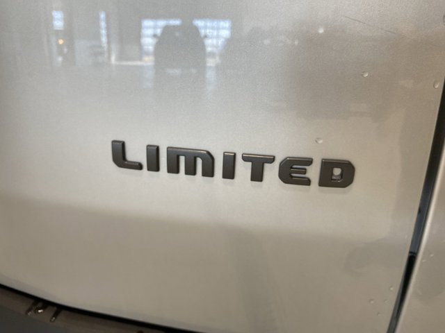 New 2026 Silver Zynith Clear-Coat Exterior Paint Jeep Limited image 32