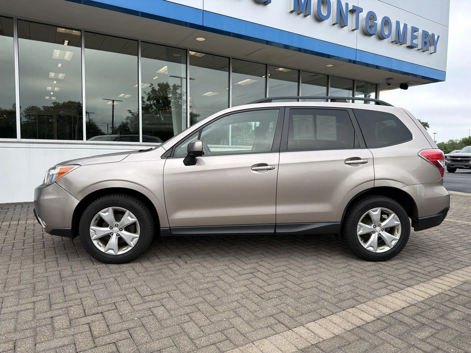 Used 2014 Subaru Forester i Premium with VIN JF2SJAECXEH524328 for sale in Peoria, IL