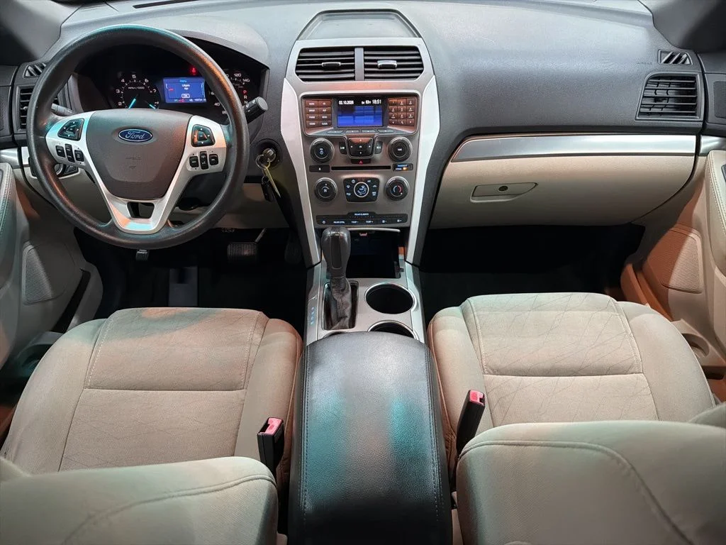 Used 2014 White Ford Base image 27