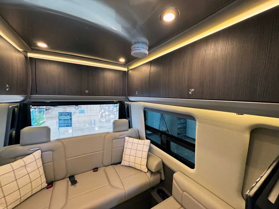 New 2025 Tenorite Gray Metallic AIRSTREAM  image 16