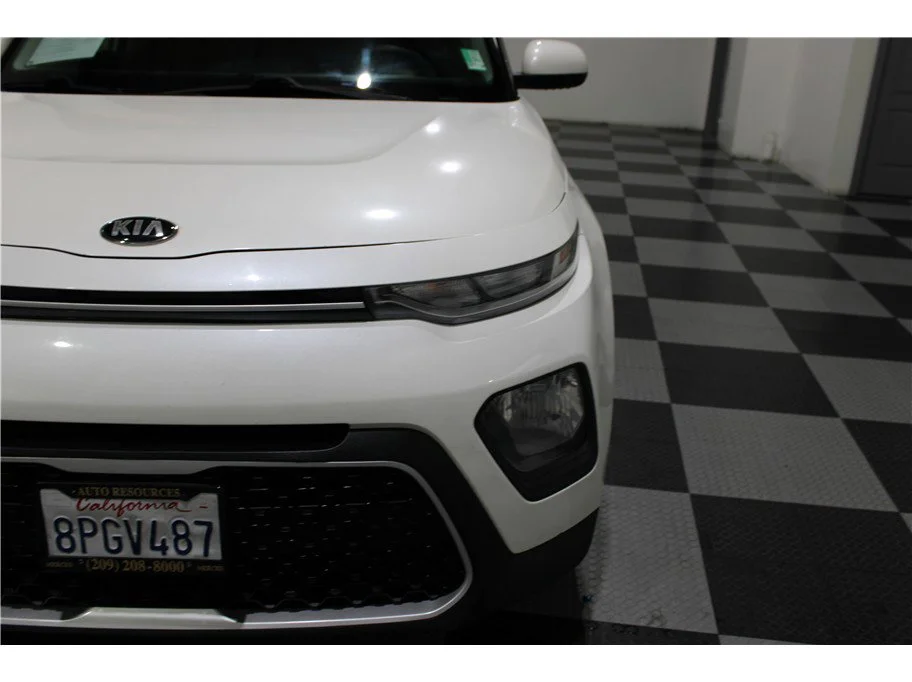Used 2020 Snow White Pearl Kia LX image 8