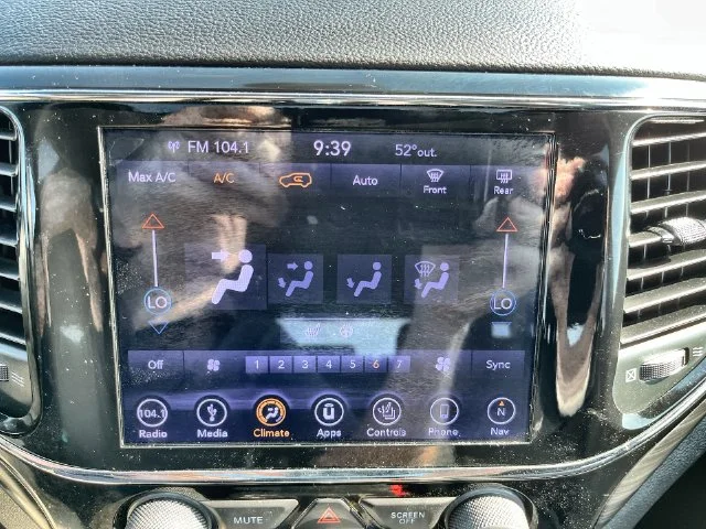 Used 2019 Silver Jeep Altitude image 20