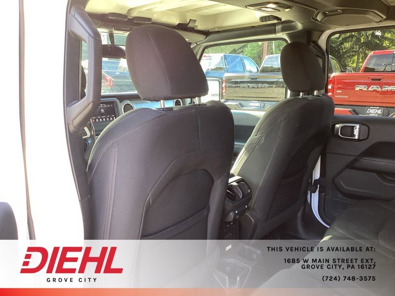 Used 2019 White Jeep Unlimited Sahara image 14
