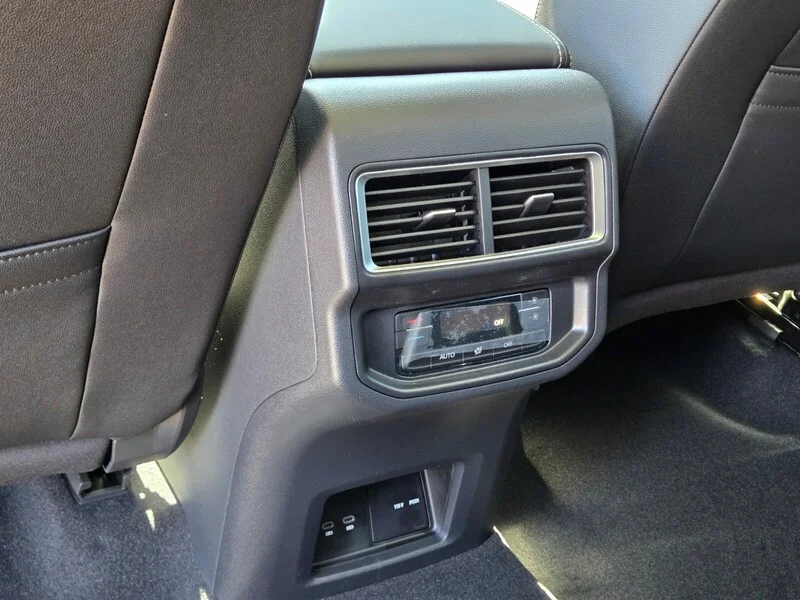 New 2026 Green Volkswagen 2.0T SE w/Technology image 9