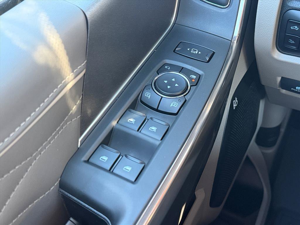 New 2027 Star White Metallic Tri-Coat Ford F-250® Platinum® image 16