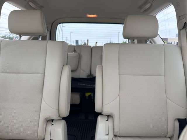 Used 2021 White Lexus 460 image 22