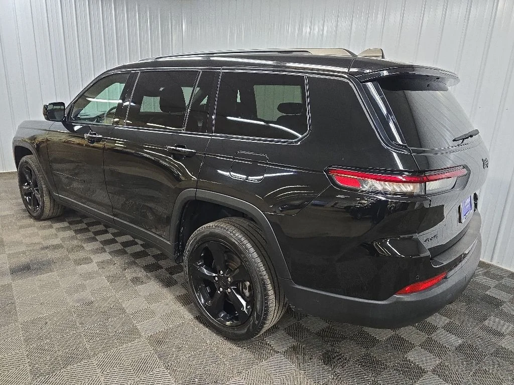 Used 2024 Black Jeep Limited image 9