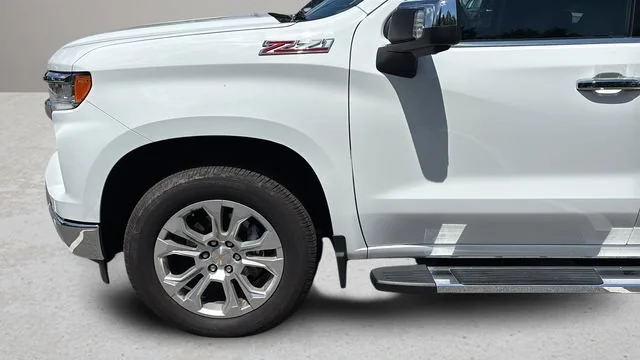 Used 2024 Summit White Chevrolet LTZ image 28