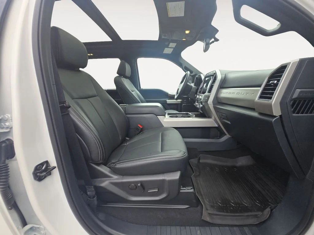 Used 2022 White Ford Lariat image 16