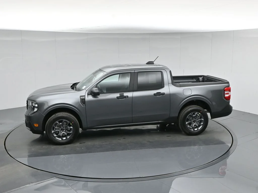 New 2026 Carbonized Gray Metallic Ford XLT image 41