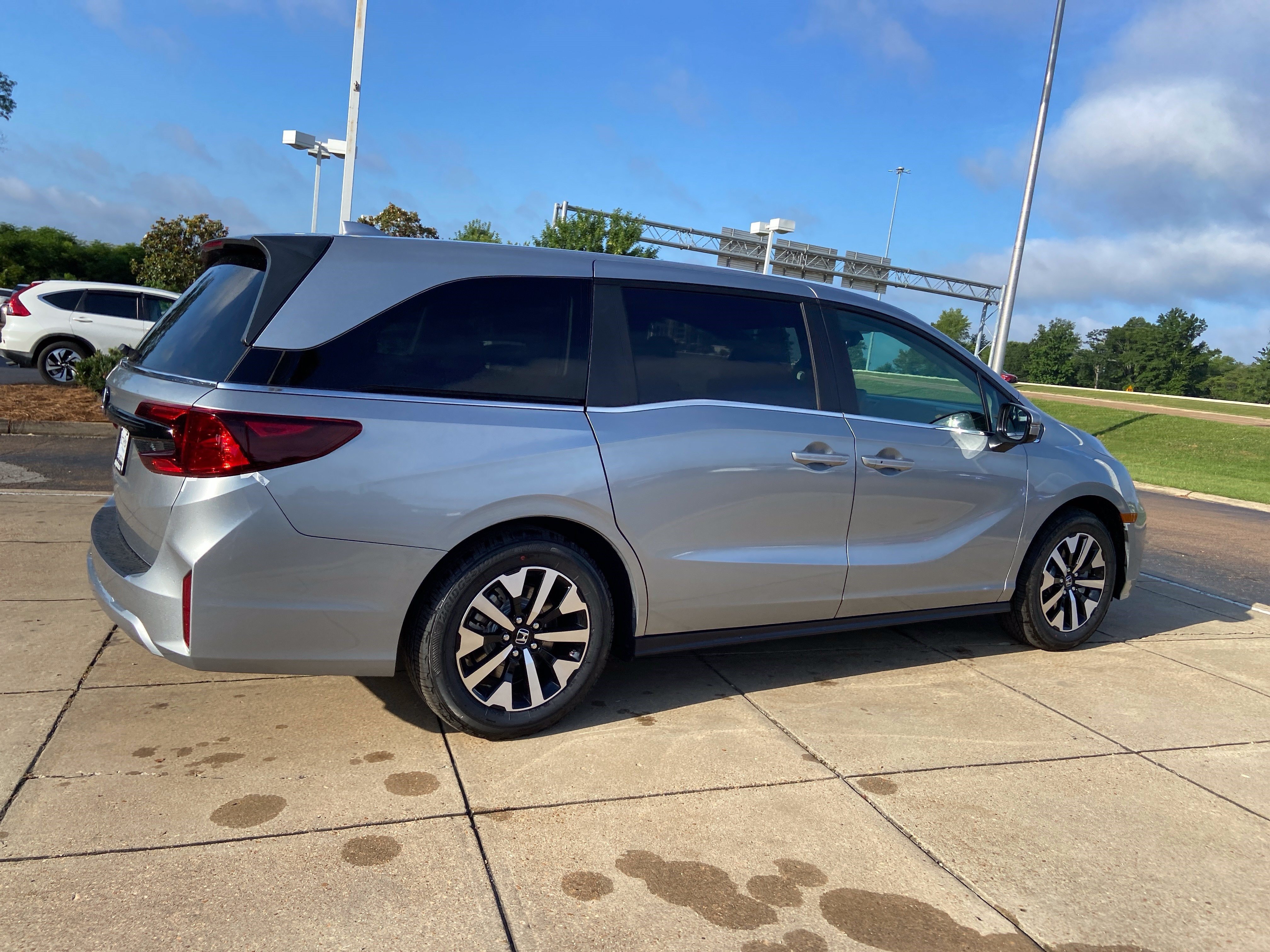 New 2026 Solar Silver Metallic Honda EX-L image 10
