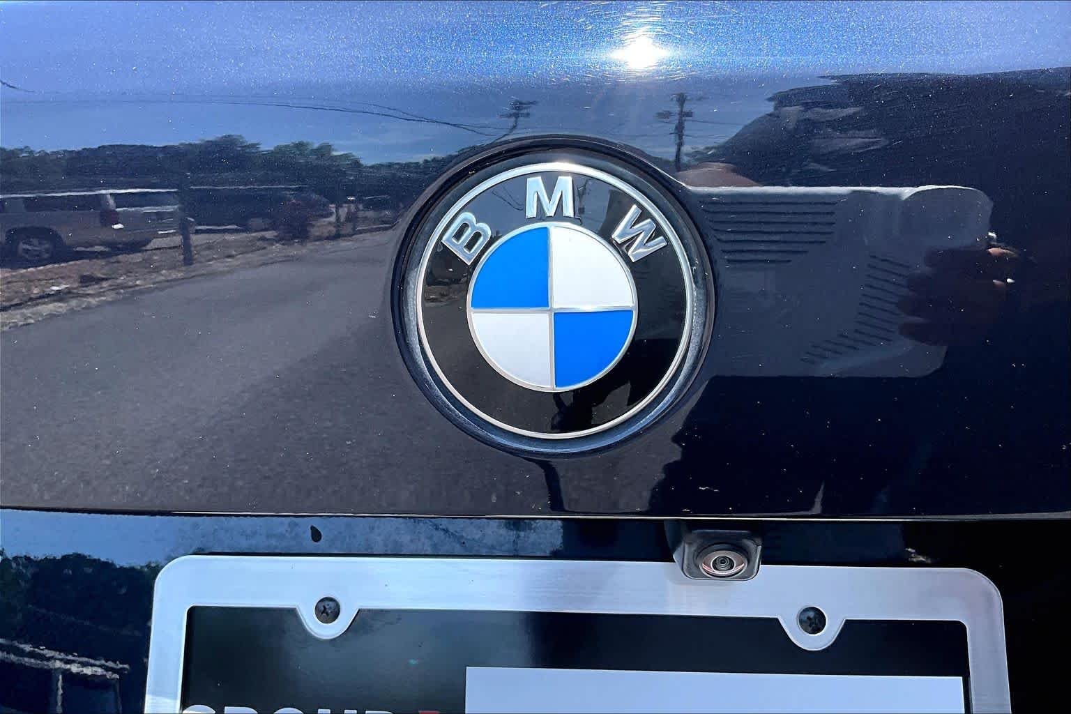 Used 2023 Carbon Black Metallic BMW sDrive40i image 31