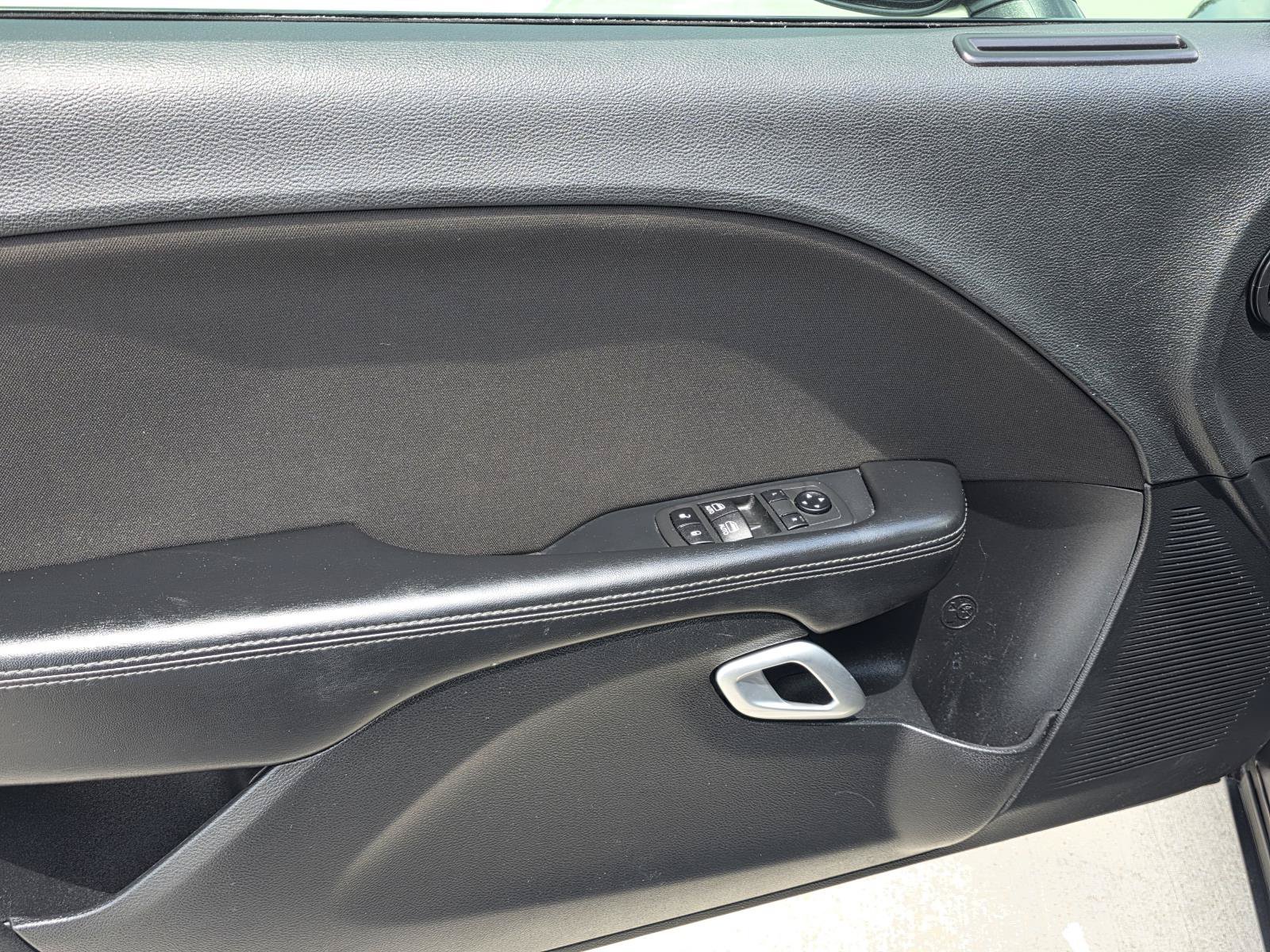 Used 2020 Granite Pearlcoat Dodge SXT image 11