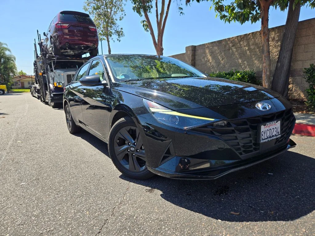 Used 2022 Black Hyundai SEL image 1