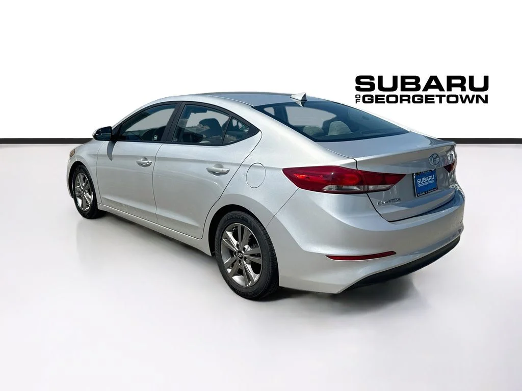 Used 2017 Silver Hyundai SE image 5
