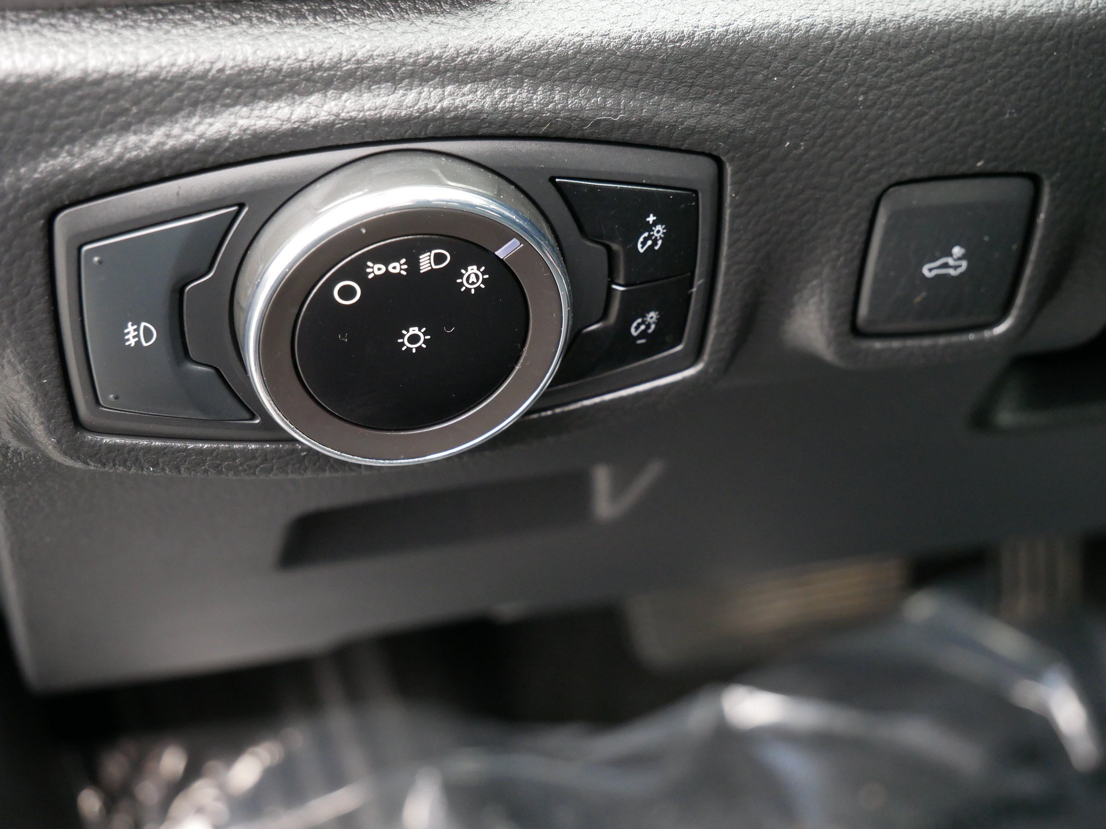 Used 2023 Gray Ford XLT image 19
