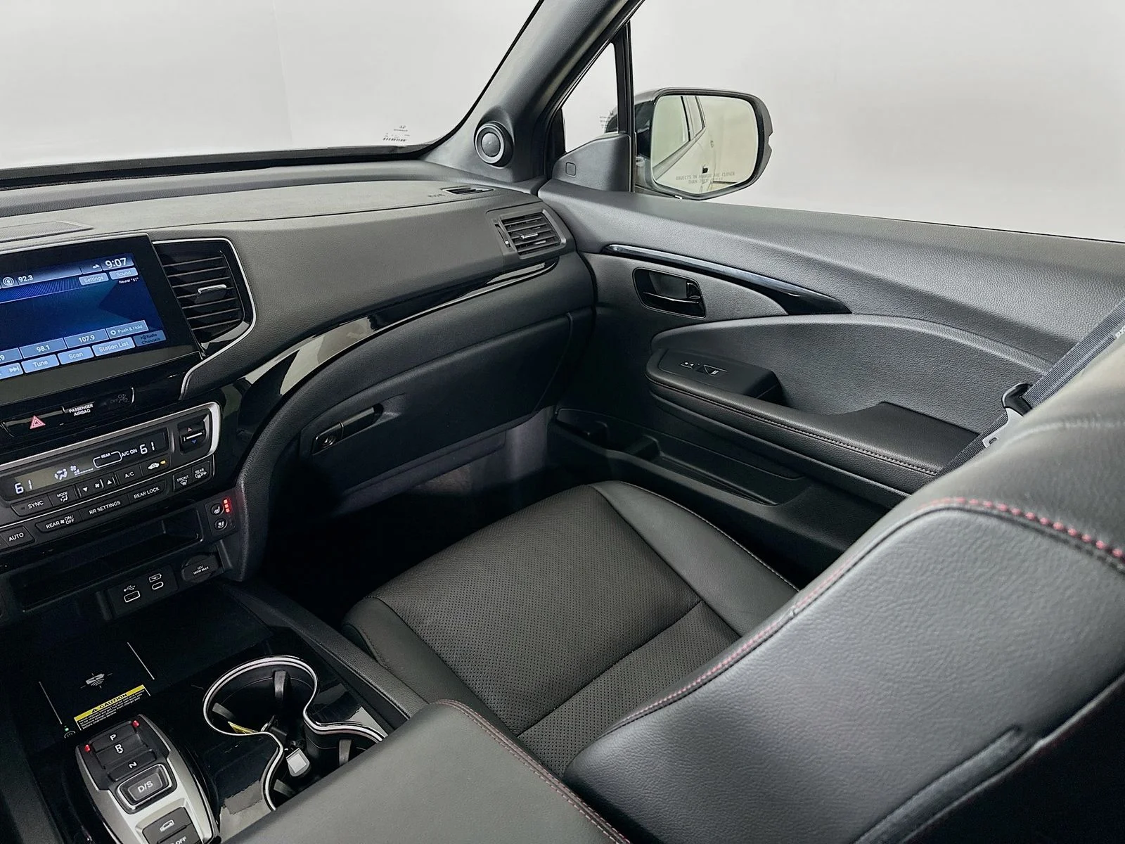 Used 2024 White Honda  image 23