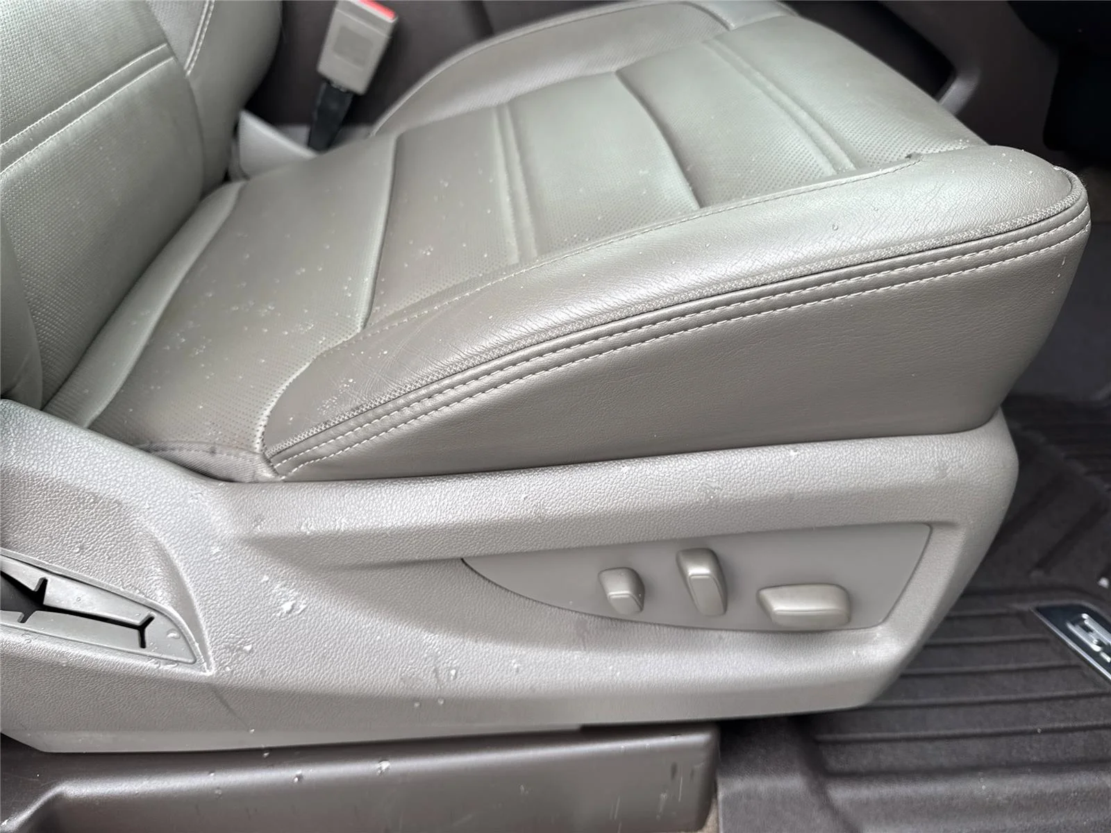 Used 2019 PEPPERDUST METALLIC GMC Denali image 40