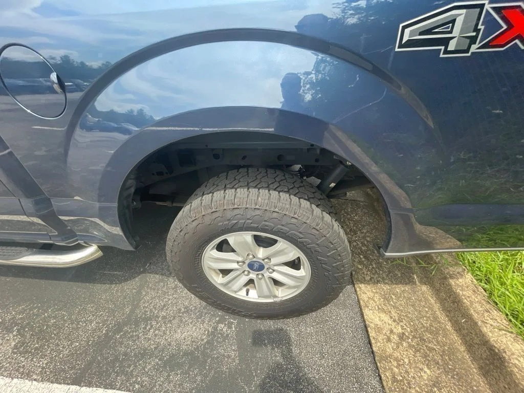 Used 2019 Blue Ford XLT image 18