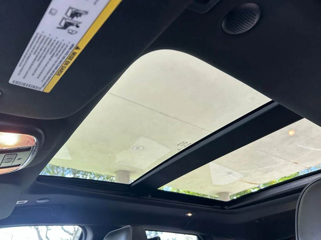 Used 2018 White Jeep Overland image 12