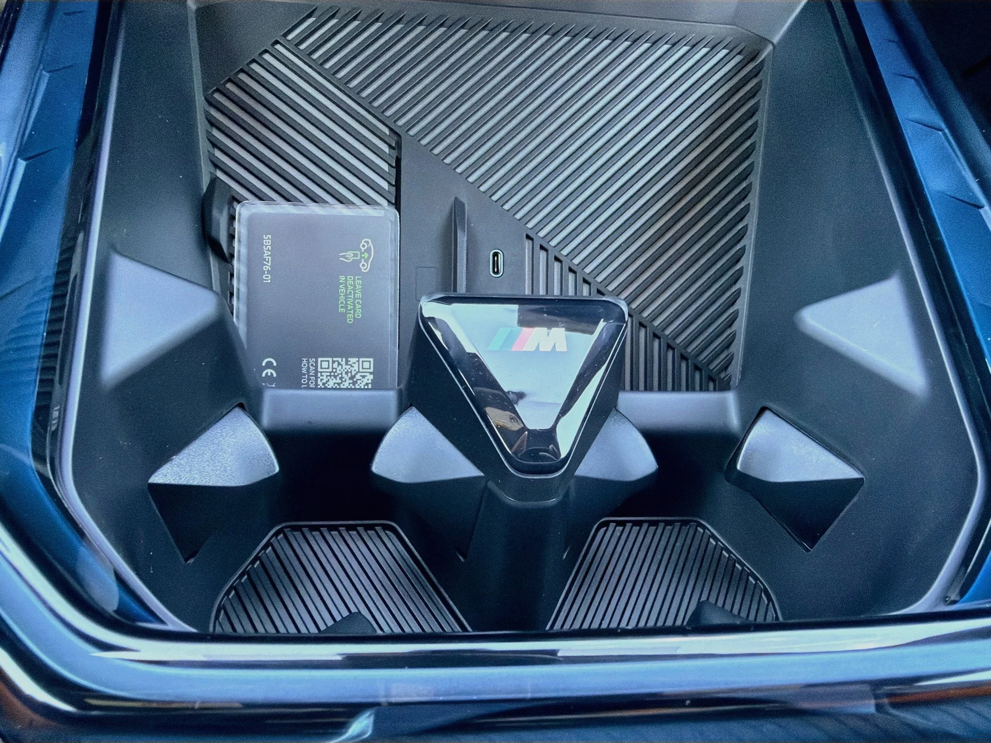 New 2026 Black Sapphire Metallic BMW M50 xDrive image 31