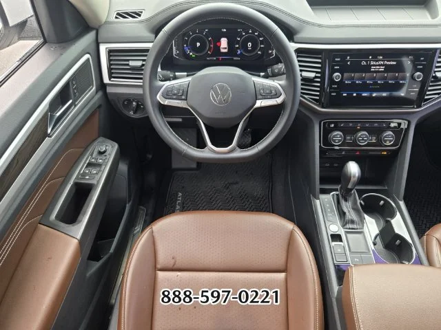 Used 2022 Pure White Volkswagen 3.6L V6 SE W/TECHNOLOGY image 14
