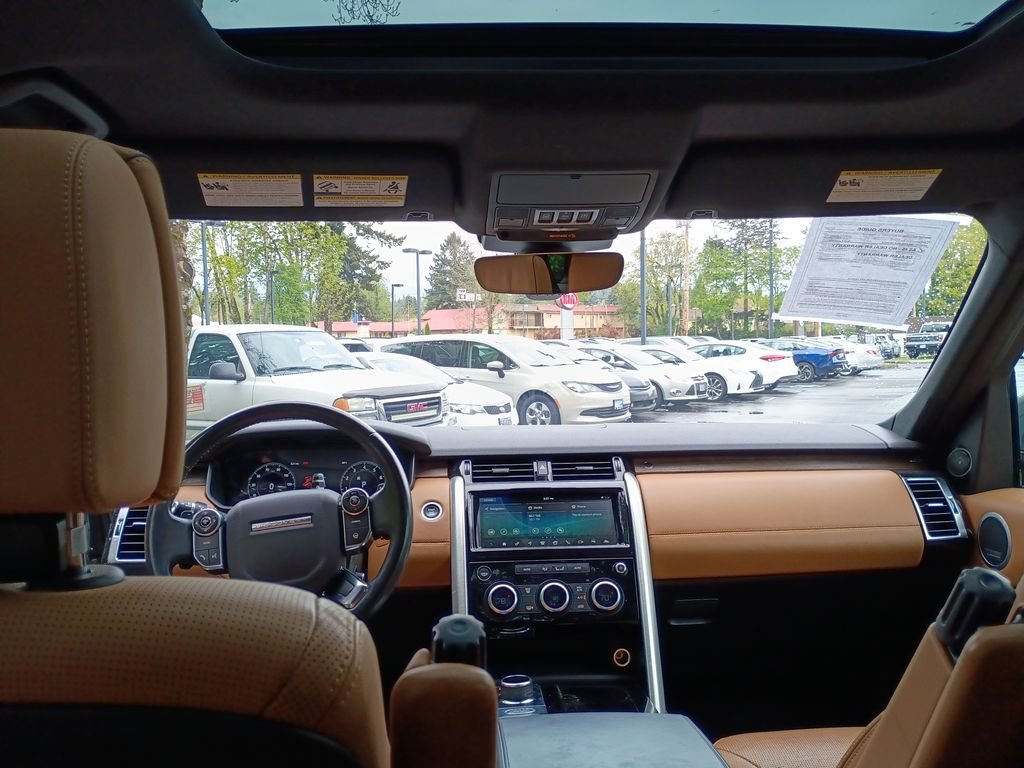 Used 2018 Silicon Silver Premium Metallic Land Rover HSE Luxury image 24