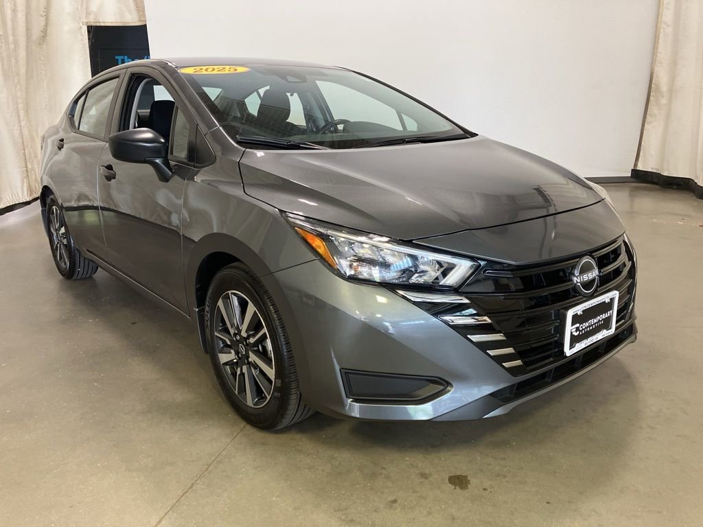 2025 Nissan Versa 1.6 S CVT's photo