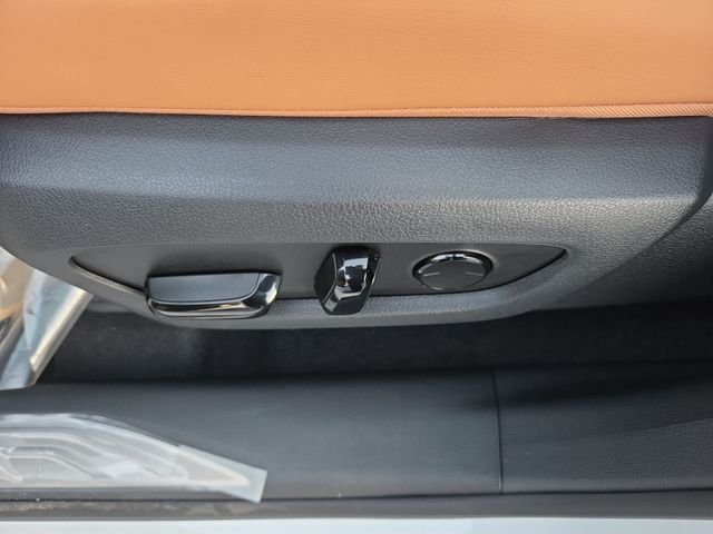 New 2026 Eminent White Pearl Lexus PREMIUM image 12