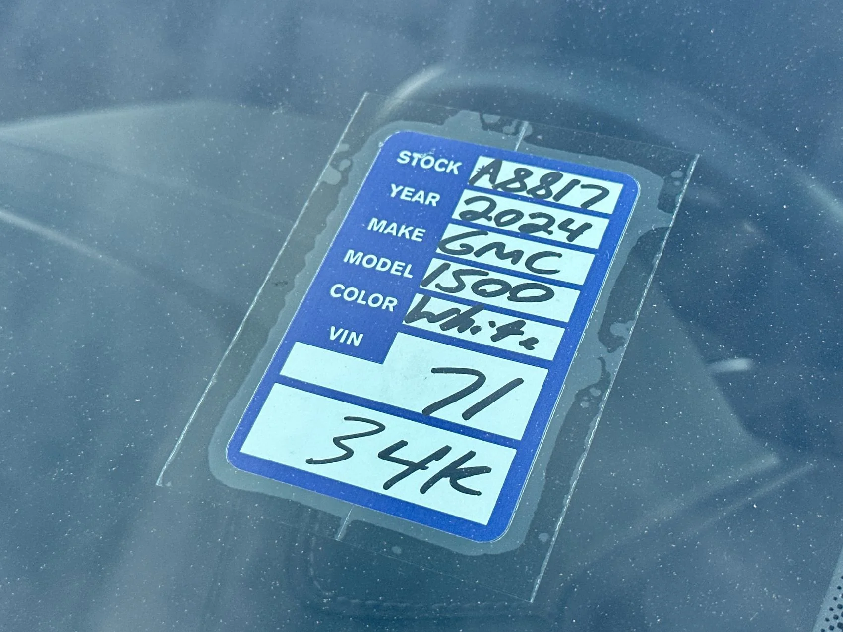Used 2024 Summit White GMC Elevation image 27