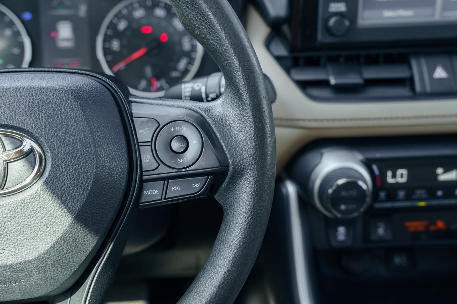 Used 2019 Red Toyota XLE image 29