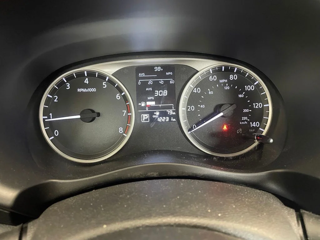 Certified Used 2025 White Nissan S image 7