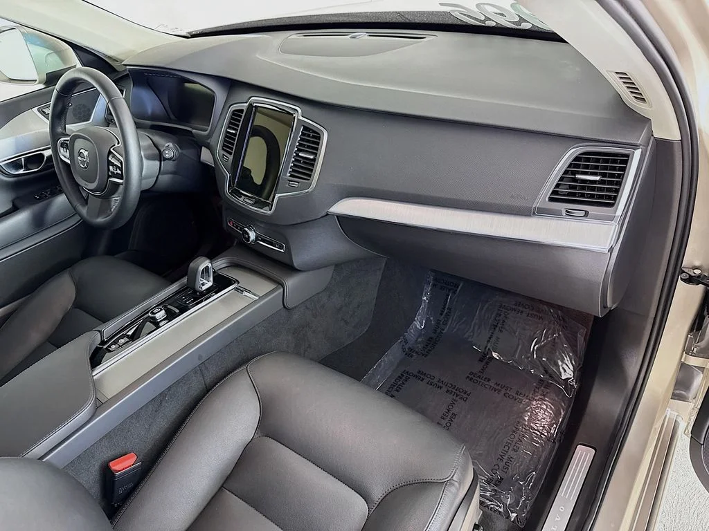 Certified Used 2025 Gold Volvo B5 Core image 31