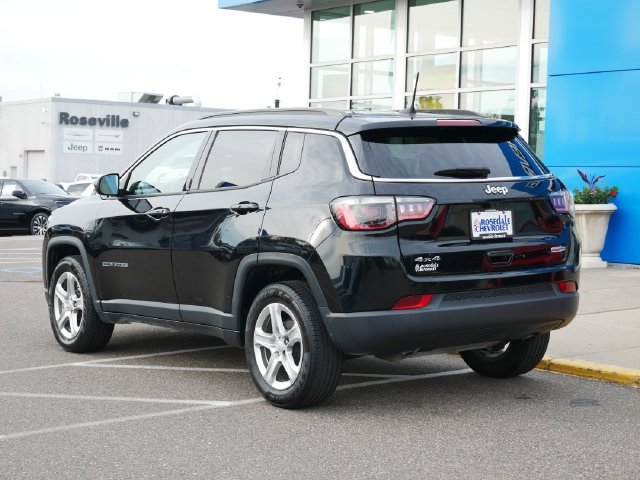 Used 2024 Black Jeep Latitude image 5