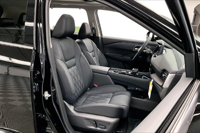 New 2026 Super Black Nissan Platinum image 39