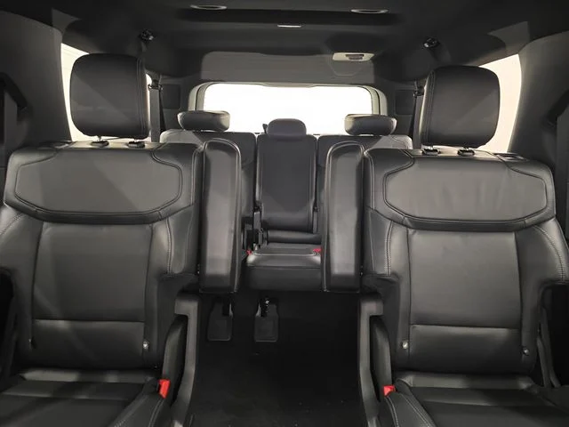 New 2026 Agate Black Metallic Ford MAX Platinum® image 33