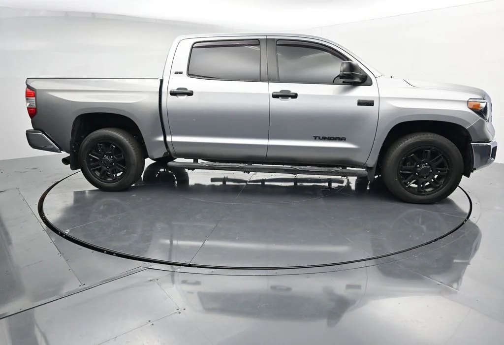 Used 2021 Silver Toyota SR5 image 9