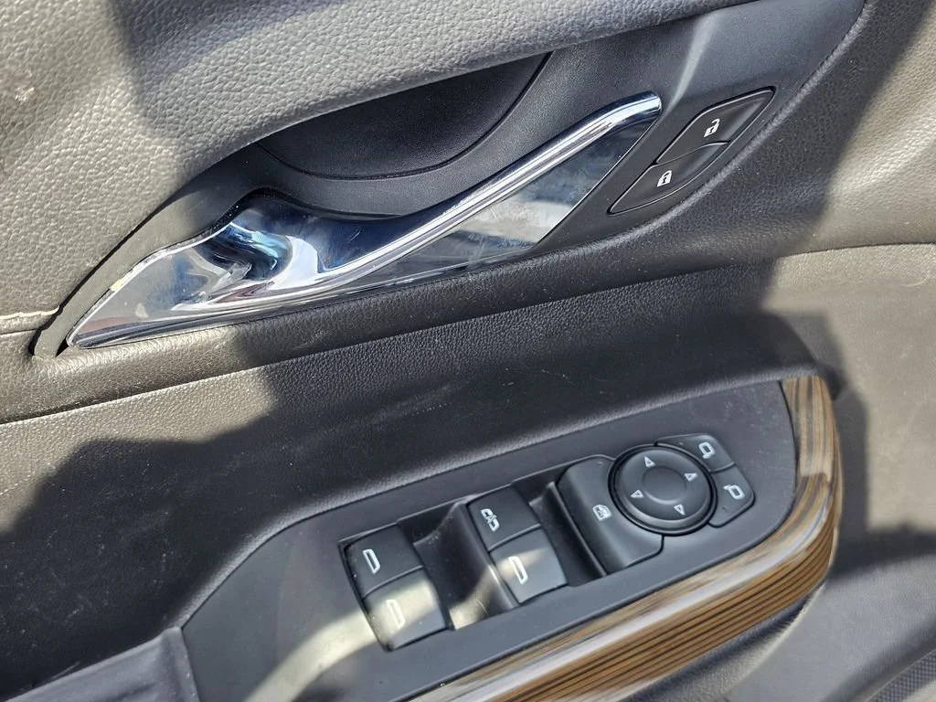 Used 2019 QUICKSILVER METALLIC GMC SLE image 16